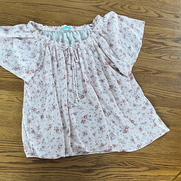 P.S. Kate Tops - Light pink floral flutter top